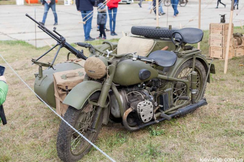 Old Car Land военный мотоцикл